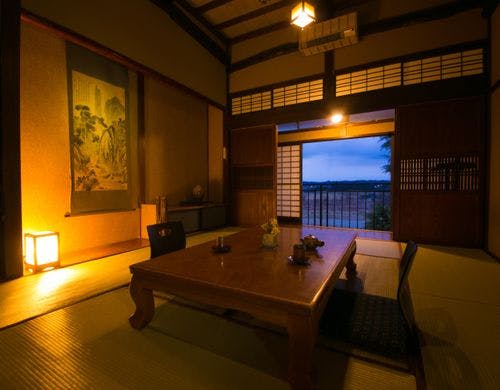 天井高3.8ｍの開放感あふれる和室です。