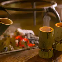 【館内施設】囲炉裏を囲んでいただく闊歩酒