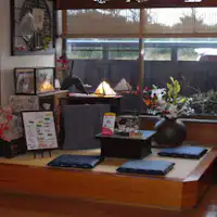 ロビー奥の癒しの和座敷小上がりで休憩。