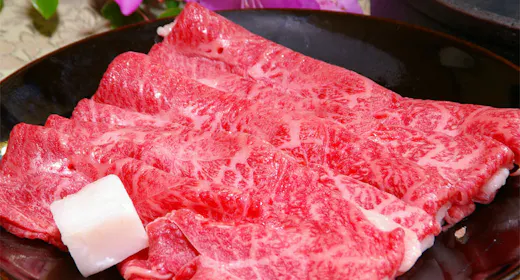 【じゅわっととろける和牛】すき焼き!お肉×甘辛タレ×卵の相性バッチリ!朝は当館発祥「麦とろ飯」付朝食