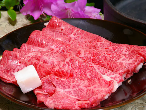 【じゅわっととろける和牛】すき焼き!お肉×甘辛タレ×卵の相性バッチリ!朝は当館発祥「麦とろ飯」付朝食