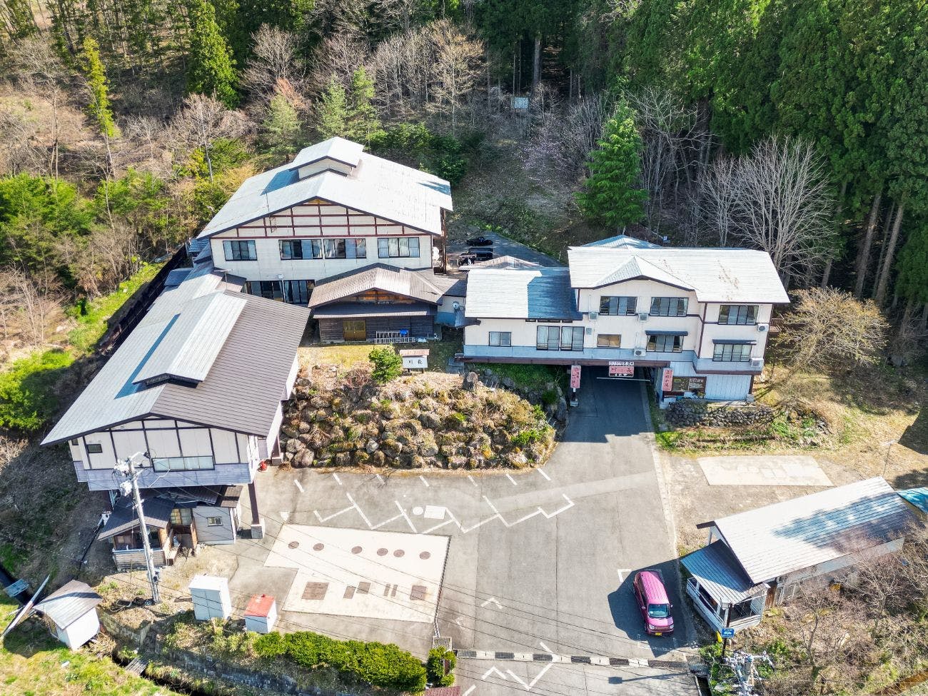 鶯宿温泉　元湯源泉かけ流しの宿　川長（旧：川長山荘）