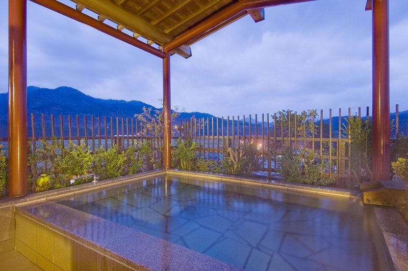 米と酒興と炉端の宿　高橋屋観山荘