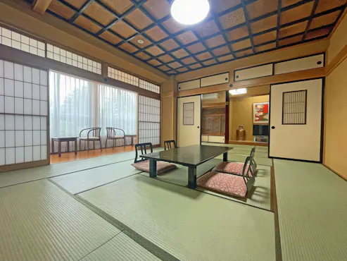 12畳と8畳の二間続きのお部屋です。