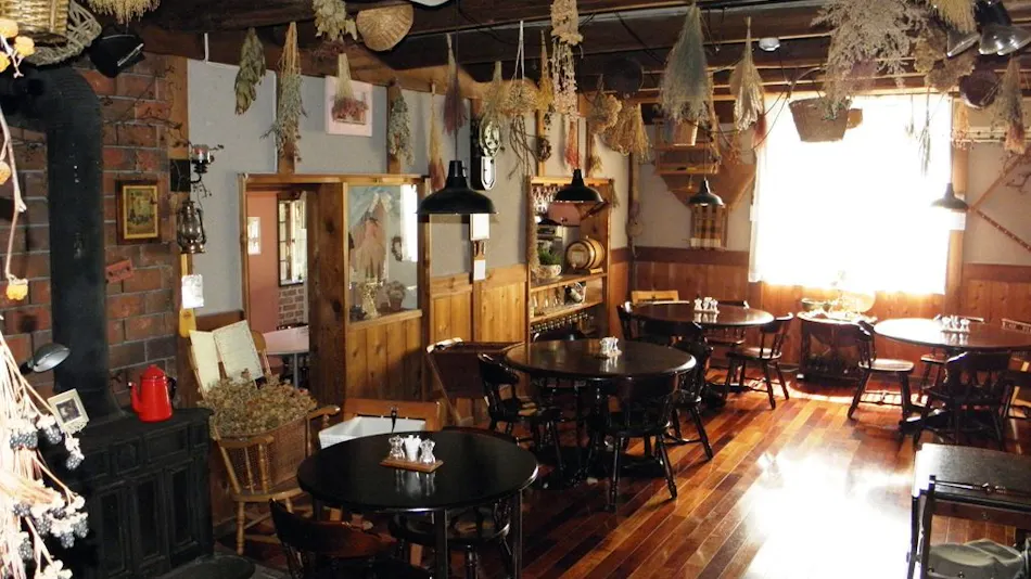 GUZU: A Lodge to Enjoy a French Dinner with Your Beloved Dog