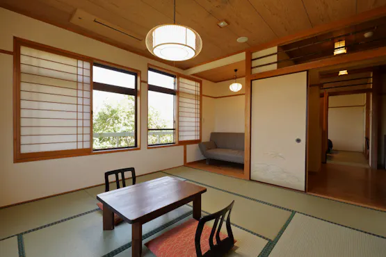 8畳+ツイン和洋室(和室側)