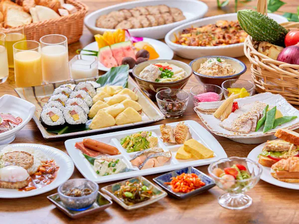 【沖縄タイムセール】観光のアクセスも便利!プールなどの施設も満喫ステイ(朝食付)