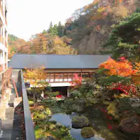 秋は、庭園の紅葉は見頃を迎えます。