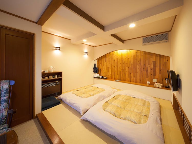 お布団敷いたまま！2名様用禁煙のサムネイル画像