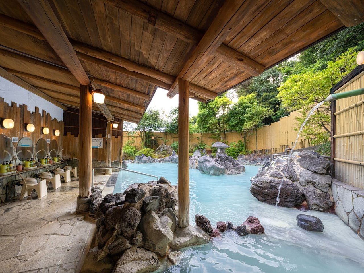 露天風呂「白紫」