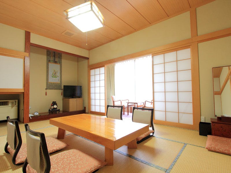 *【ด้านสวน/ตัวอย่างห้องพัก】ผ่อนคลายในห้องพักที่มีเสื่อทาทามิ