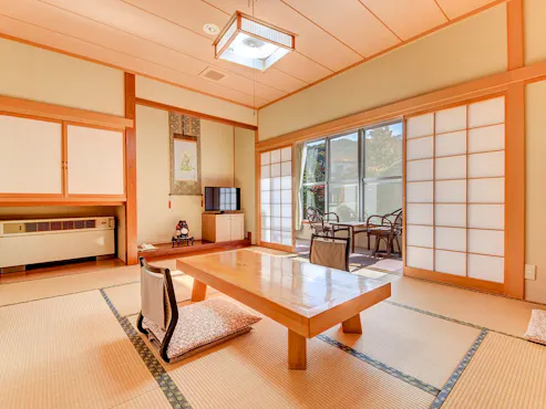 *【ห้องพักสไตล์ญี่ปุ่น 8 เสื่อทาทามิ ฝั่งสวน】ห้องพักสไตล์ญี่ปุ่นแบบดั้งเดิม