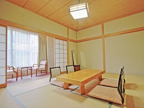 *【庭園側/客室例】畳のお部屋でのんびり
