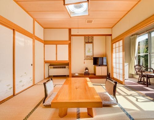 *【庭園側和室8畳】純和風のお部屋