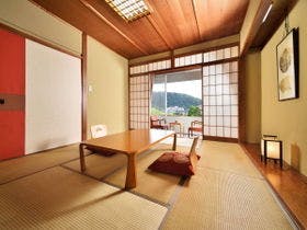 雲仙温泉で唯一320年白濁の湯を守り続ける宿【雲仙湯元ホテル】