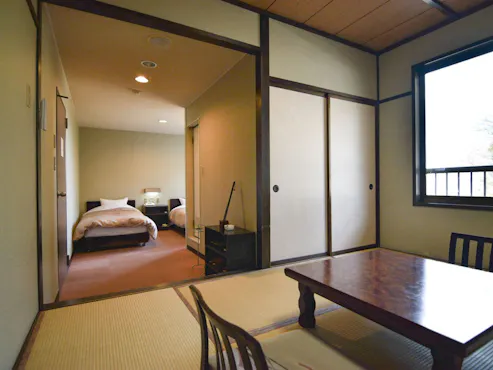 【코마의 집■일본식+서양식 방(다다미 6장+트윈 침대)】