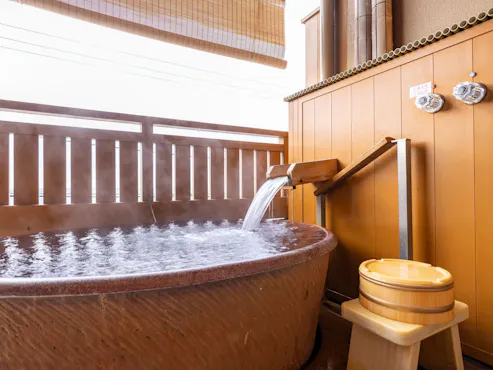 当館で人気の露天風呂付の客室です。