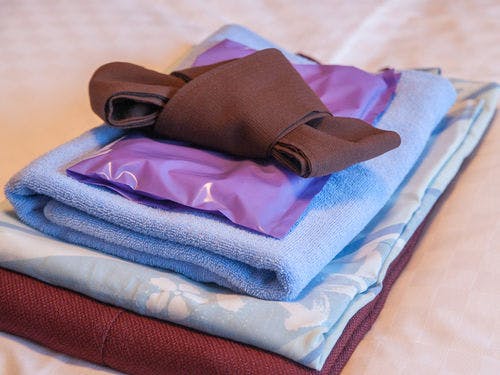 お部屋には浴衣をご用意しています