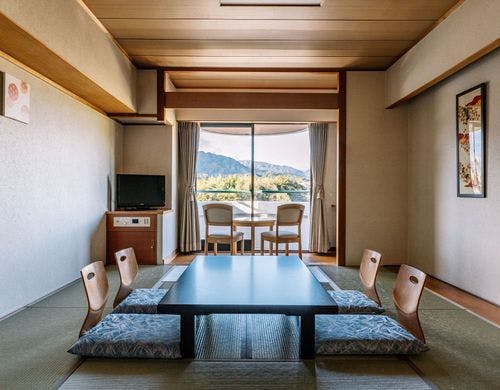 【和室10畳】山側眺望バルコニー付