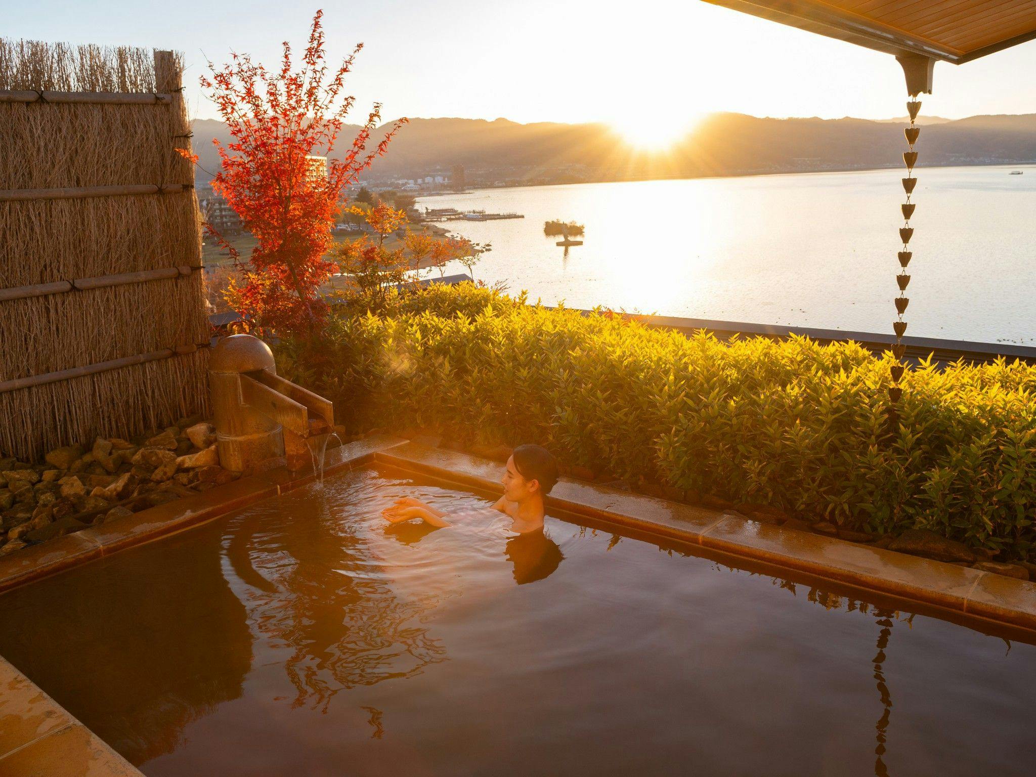 信州上諏訪温泉　諏訪別邸　朱白（旧　双泉の宿　朱白）