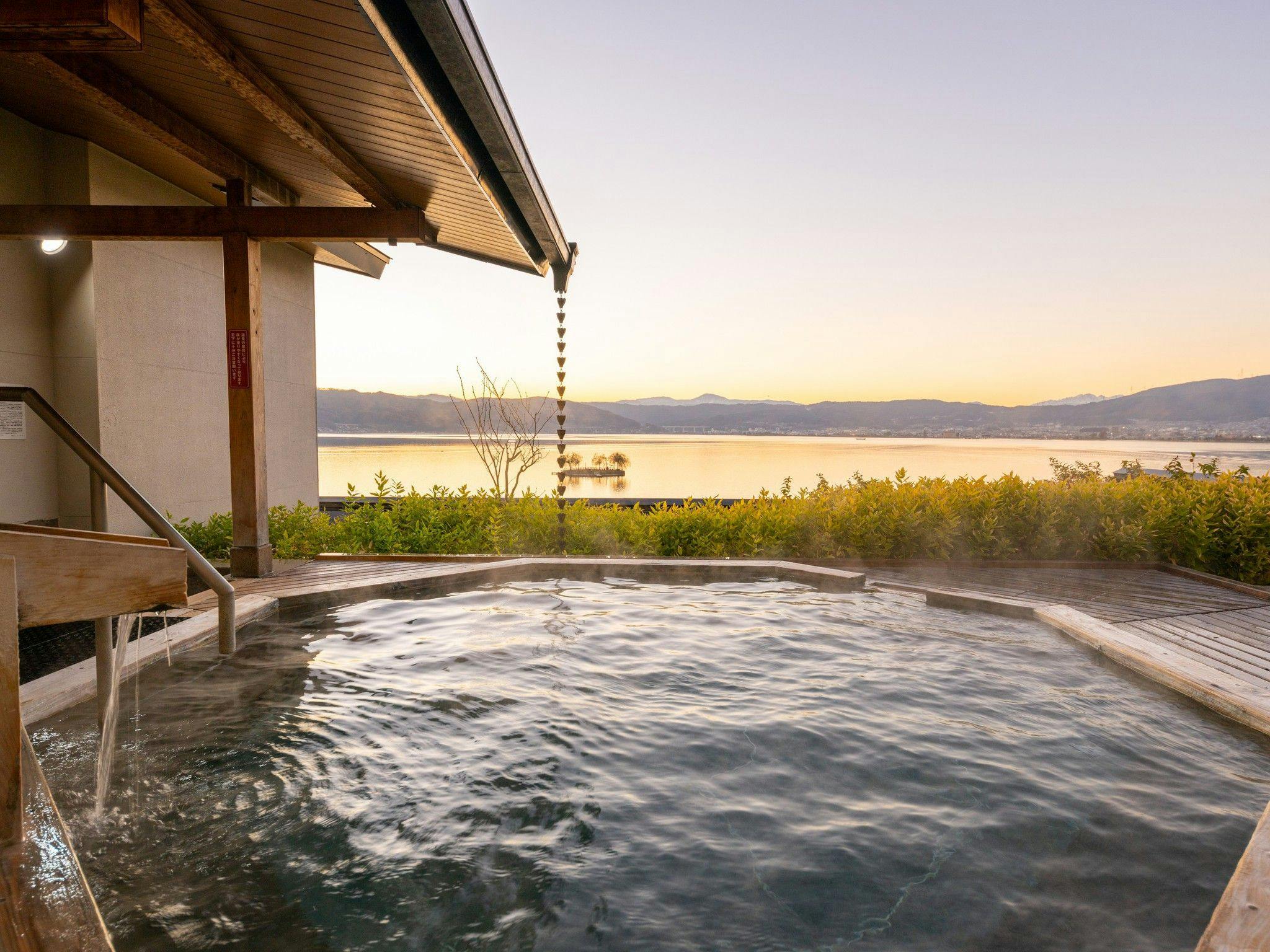 信州上諏訪温泉　諏訪別邸　朱白（旧　双泉の宿　朱白）