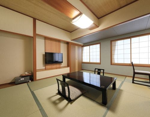 【和洋室(10畳＋ベッド:ツイン)】バリ