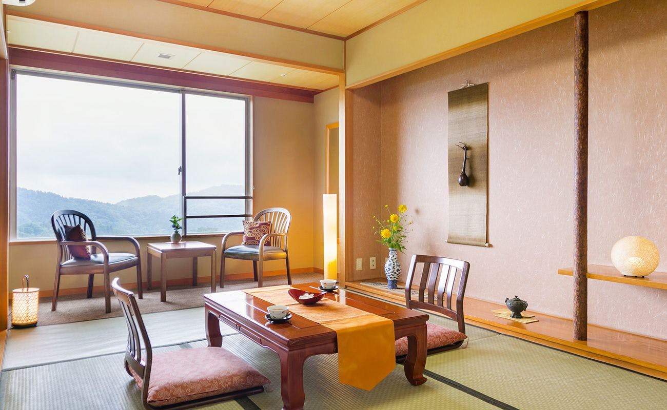 パノラマビュー 和室 6畳 広縁2畳 1泊夕食付 朝食無し 早朝は出雲大社に出発go 人気名物の三瓶バーガーは当館より車15分プラン 四季の宿 さひめ野 一休 Com