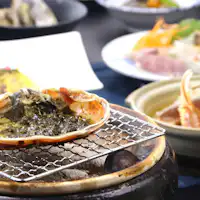 ข้าวหน้าปูและปลาหมึก