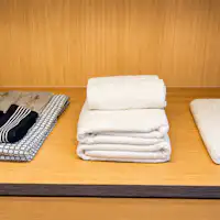 Yukata dan tuala yang disediakan di dalam bilik tetamu