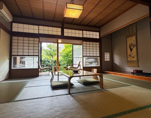 数寄屋づくり和室10~12.5帖、広縁つき