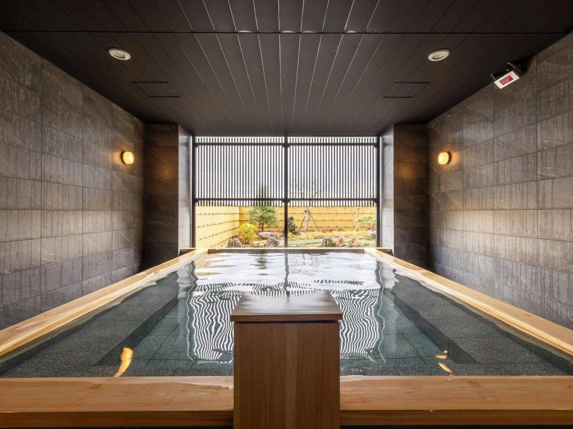 【素泊まり】世界遺産の町・平泉を望む眺望風呂で歴史に浸る－旅と旅とを紡ぐ、寛ぎ旅の拠点に／食事なし