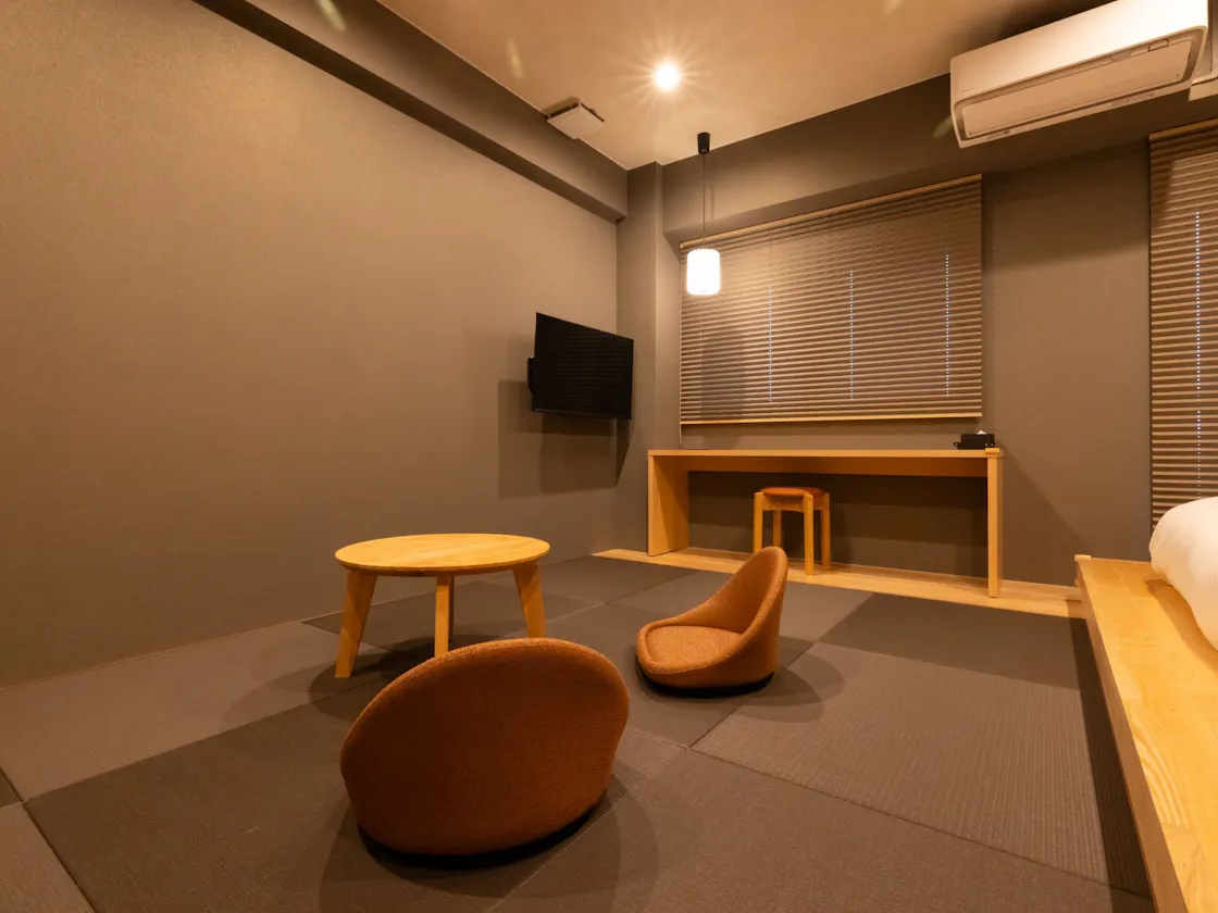 【モダンツイン】