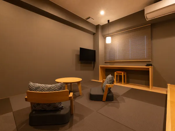 【モダンツイン】