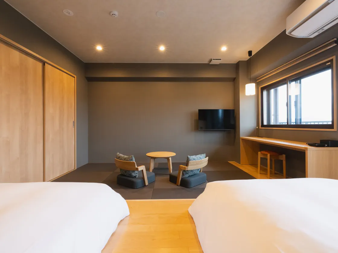 【モダンツイン】