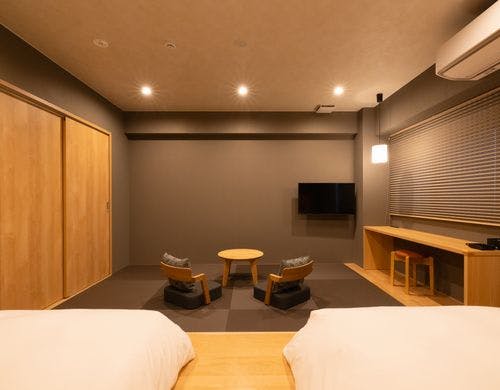 【モダンツイン】