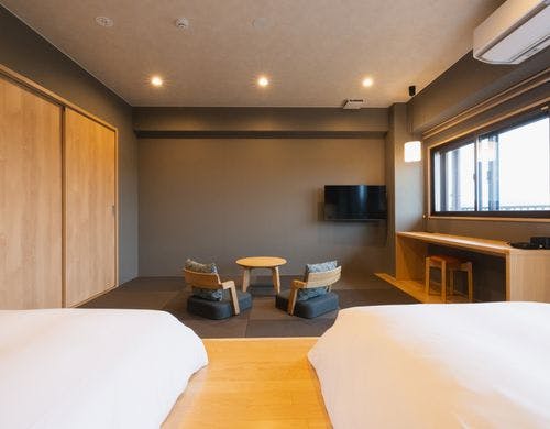 【モダンツイン】