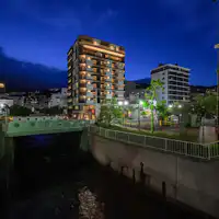 特別な旅の夜を静かに彩る佇まいです