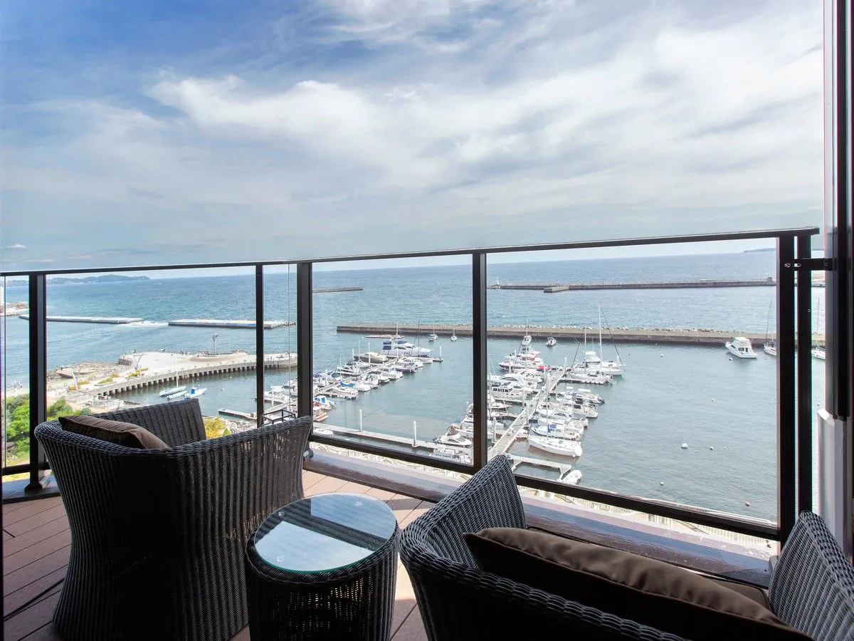 オーシャンセミスイート　最上階洋室