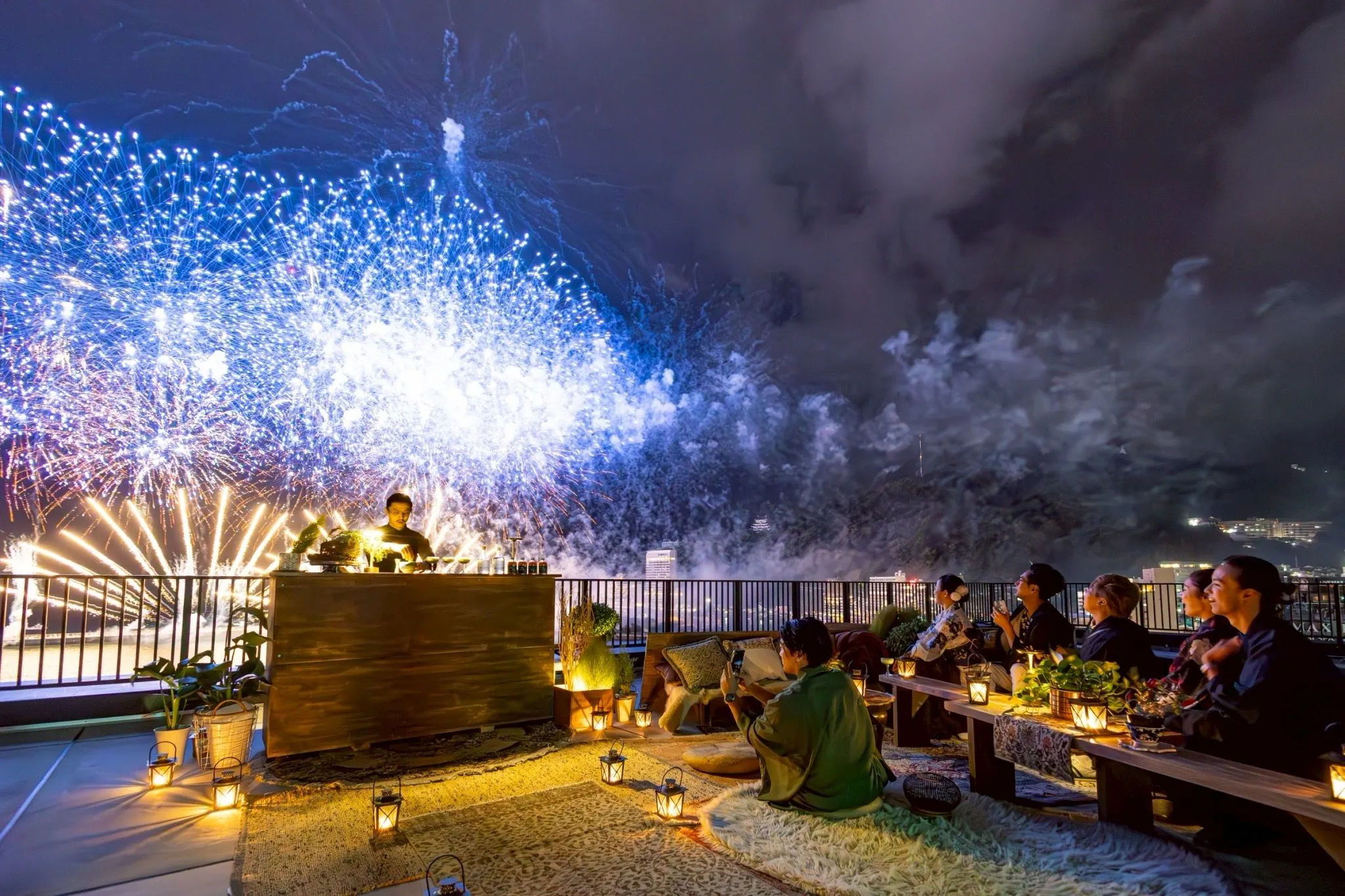 Khusus hari pembukaan festival kembang api | Gratis 1 minuman!