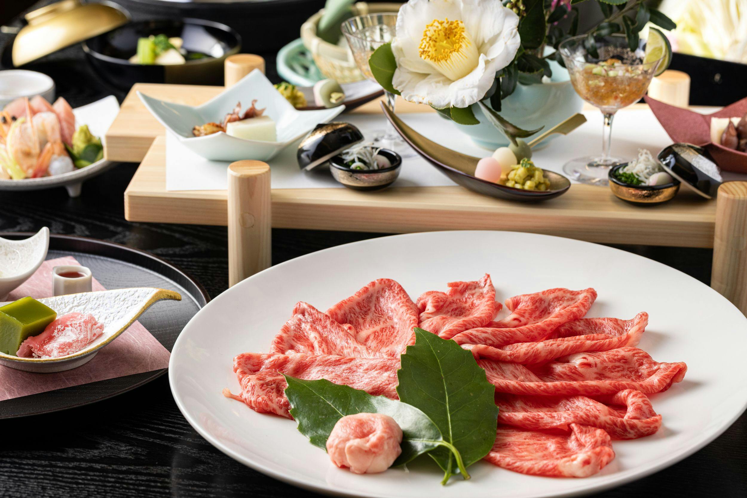 A5黒毛和牛をしゃぶしゃぶorすき焼きで