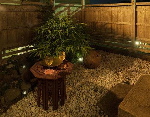 ・お庭でゆったりと