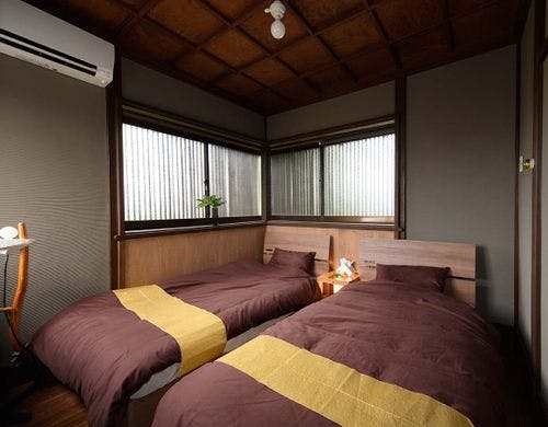 ・2Fにもベッド2台の寝室をご用意