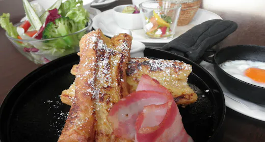 朝食付プラン ~石窯で仕上げた特製パンが堪能できる優雅な朝食~