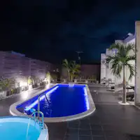 プール&ジャグジー夜