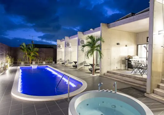 プール&ジャグジー夜