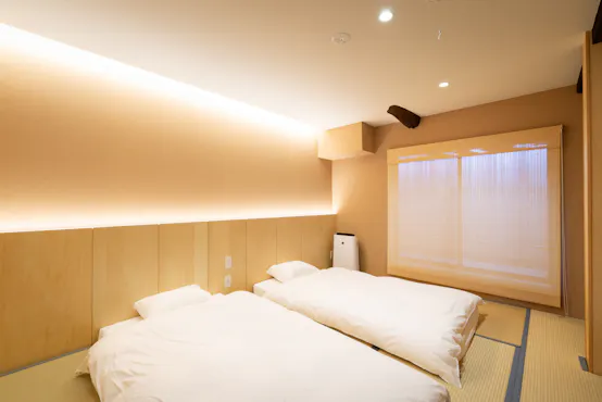 ชั้น 2 ห้องนอน (อาจแตกต่างกันเล็กน้อยขึ้นอยู่กับห้องพัก)