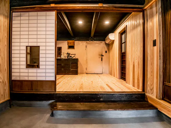 【質 SHICHI 】 質屋時代にタイムスリップ