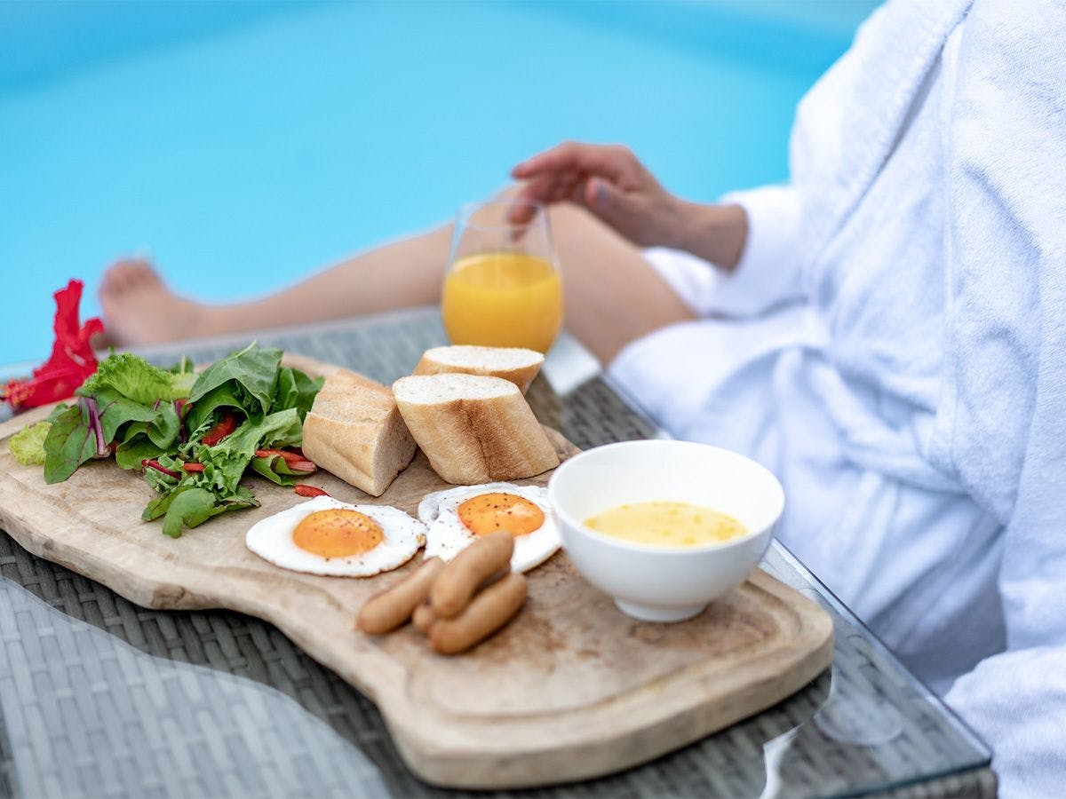 ・プールサイド