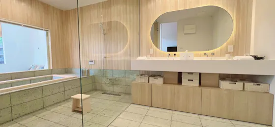 【อาคารอ่างอาบน้ำฮิโนกิ】ห้องล้างหน้าและอ่างอาบน้ำฮิโนกิที่น่าภาคภูมิใจ