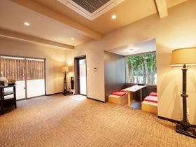 ＡＤＡＮ　ＲＥＳＯＲＴ　灯